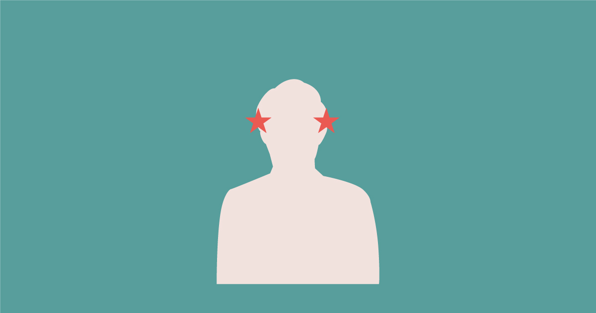 耳の上あたりに…